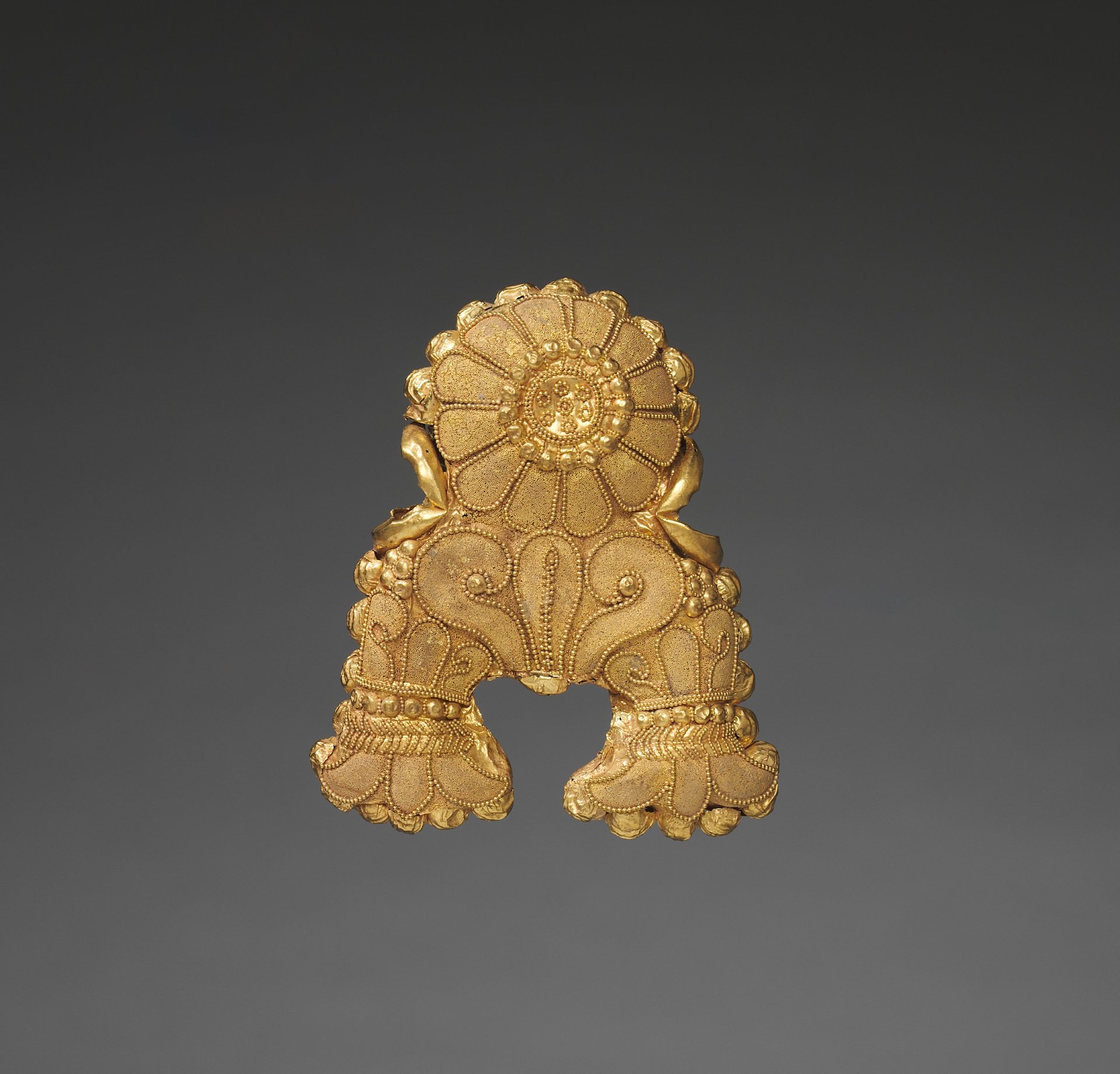 Triratna pendant from ancient India. 150 BC. Uttar or Madhya Pradesh, Sunga Period. Cleveland Museum
