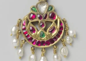 Forehead ornament. Nethi chutti. Riksmuseum.