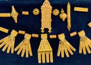 Parts of a kalathiru necklace