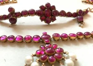 Kempu addigai with matching earrings and bracelet